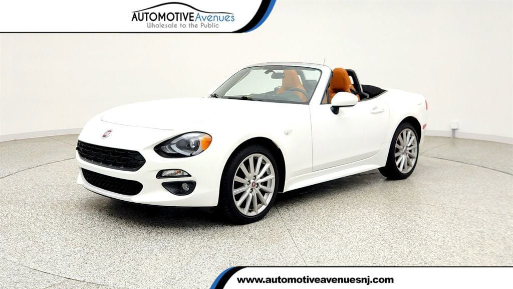 Used 2018 FIAT 124 Spider Lusso w/ Navigation & Sound Group