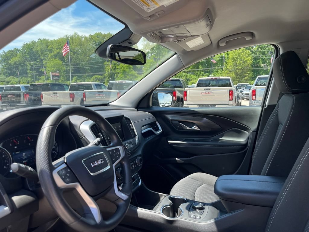 Used 2024 GMC Terrain SLE w/ Driver Convenience Package AWD/4WD image 19