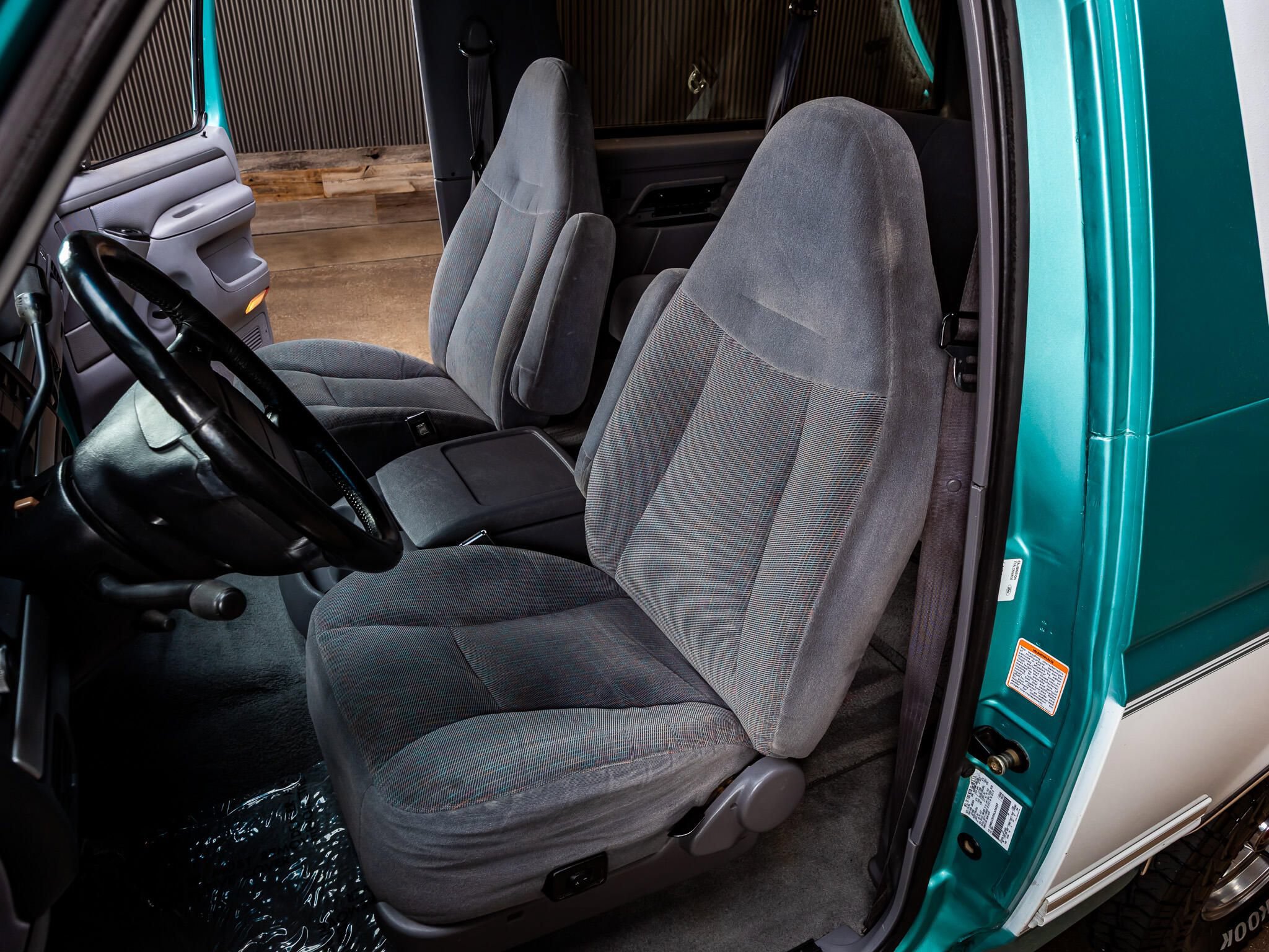 Used 1995 Ford Bronco XLT AWD/4WD image 23