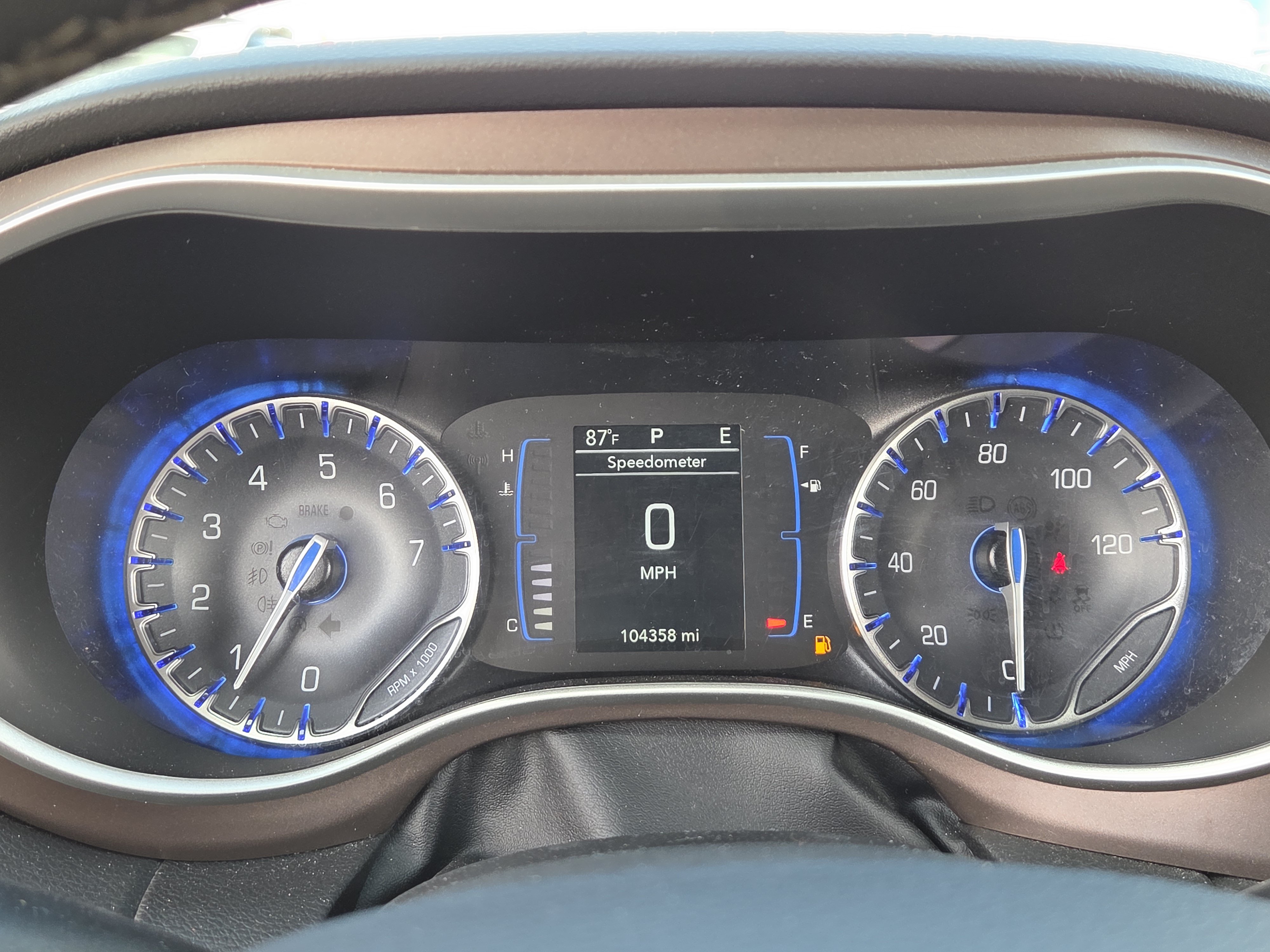 Used 2022 Chrysler Voyager LX FWD image 13
