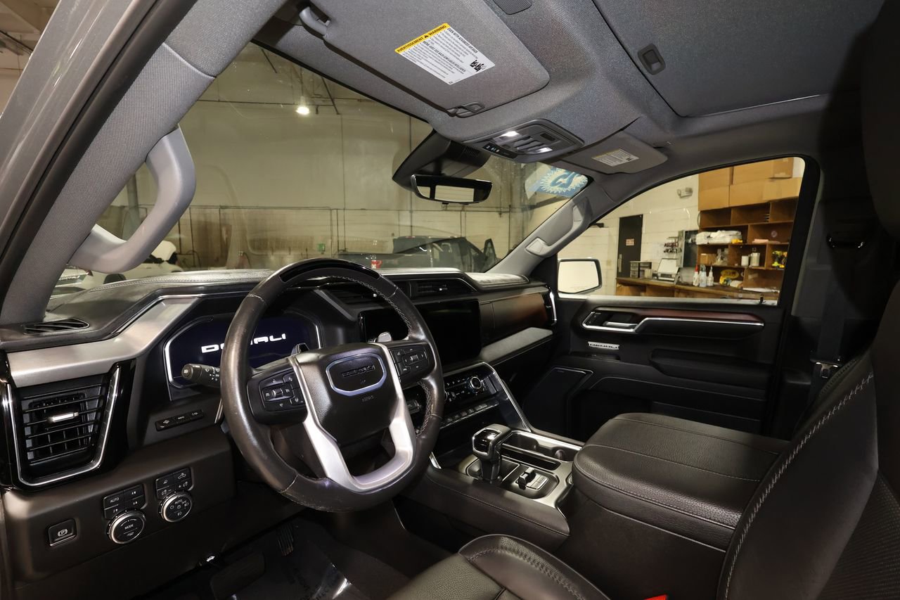 Used 2025 GMC Sierra 1500 Denali AWD/4WD image 9