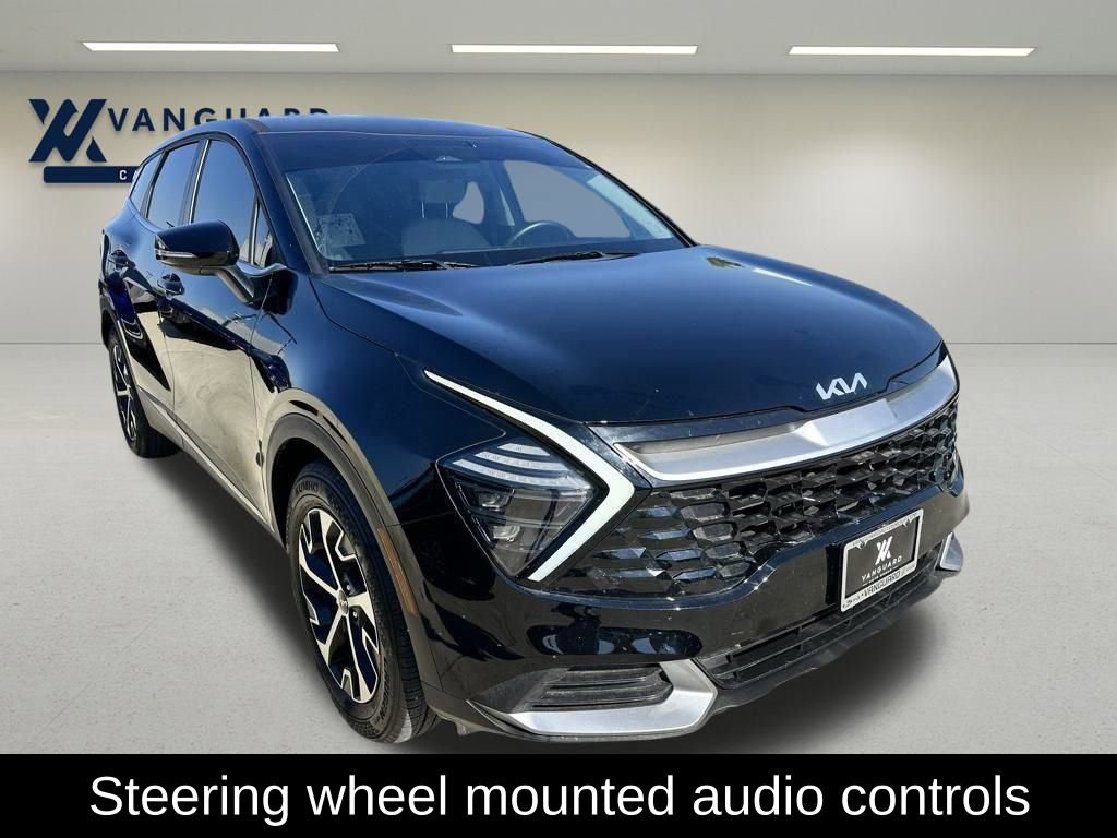 Used 2025 Kia Sportage EX image 7