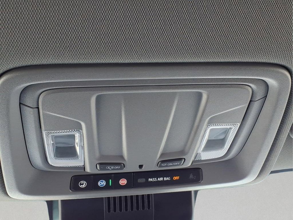 Used 2024 GMC Sierra 1500 SLT image 27