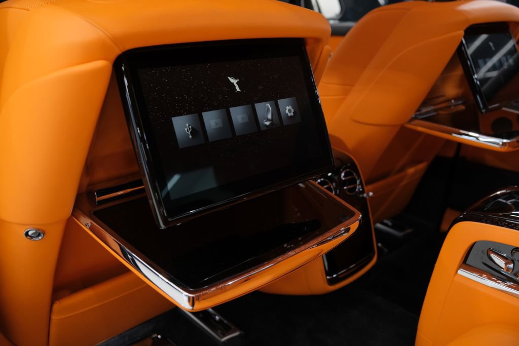 Used 2025 Rolls-Royce Phantom Sedan image 64