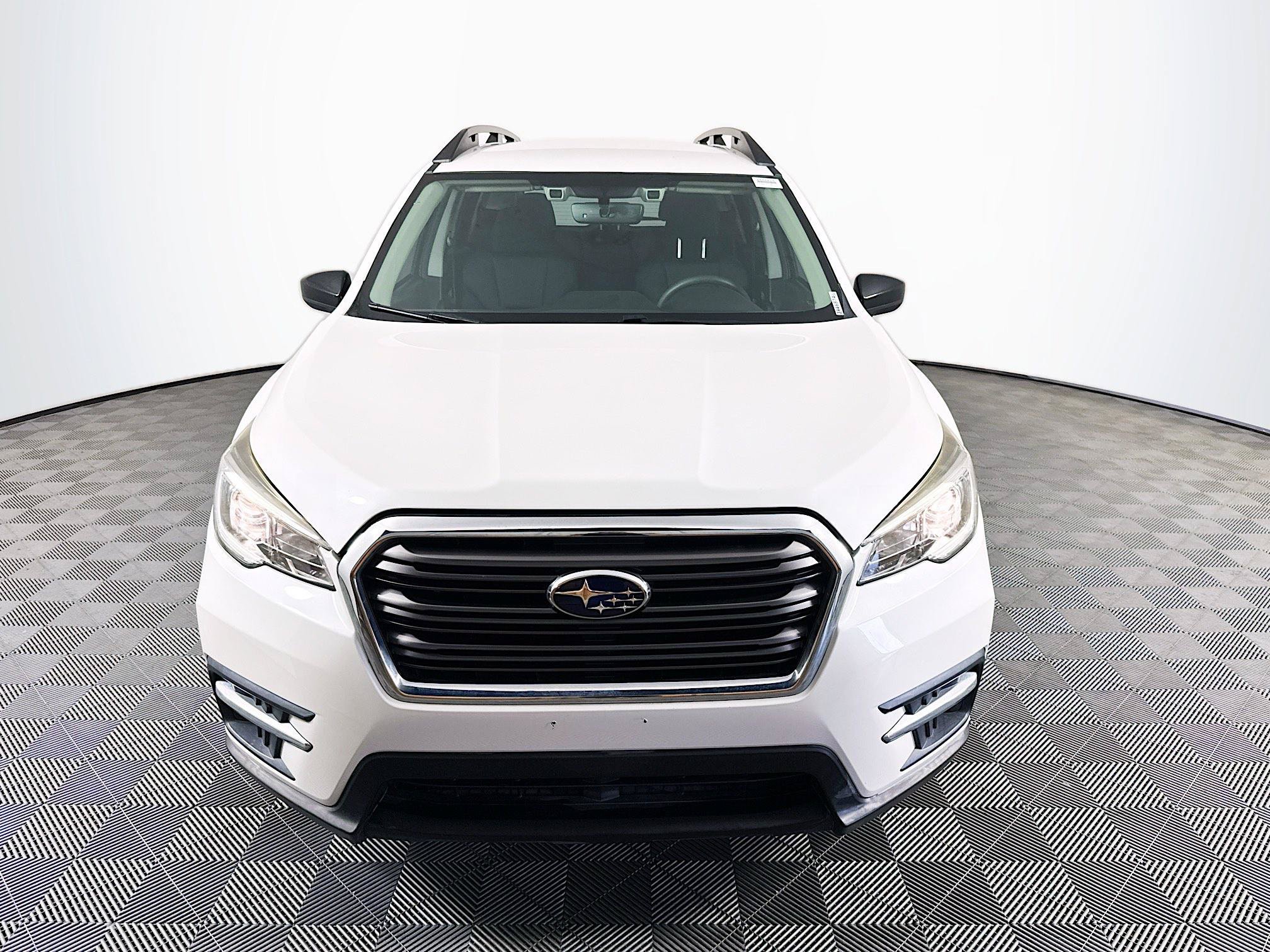 Used 2019 Subaru Ascent 8-Passenger AWD/4WD image 2