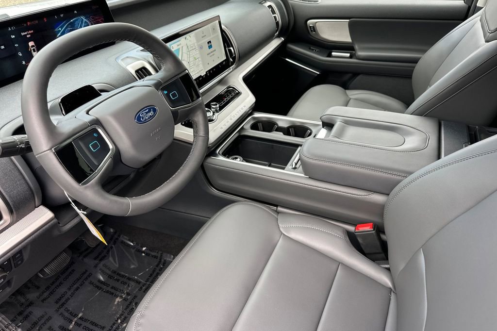 New 2026 Ford Expedition Active image 7