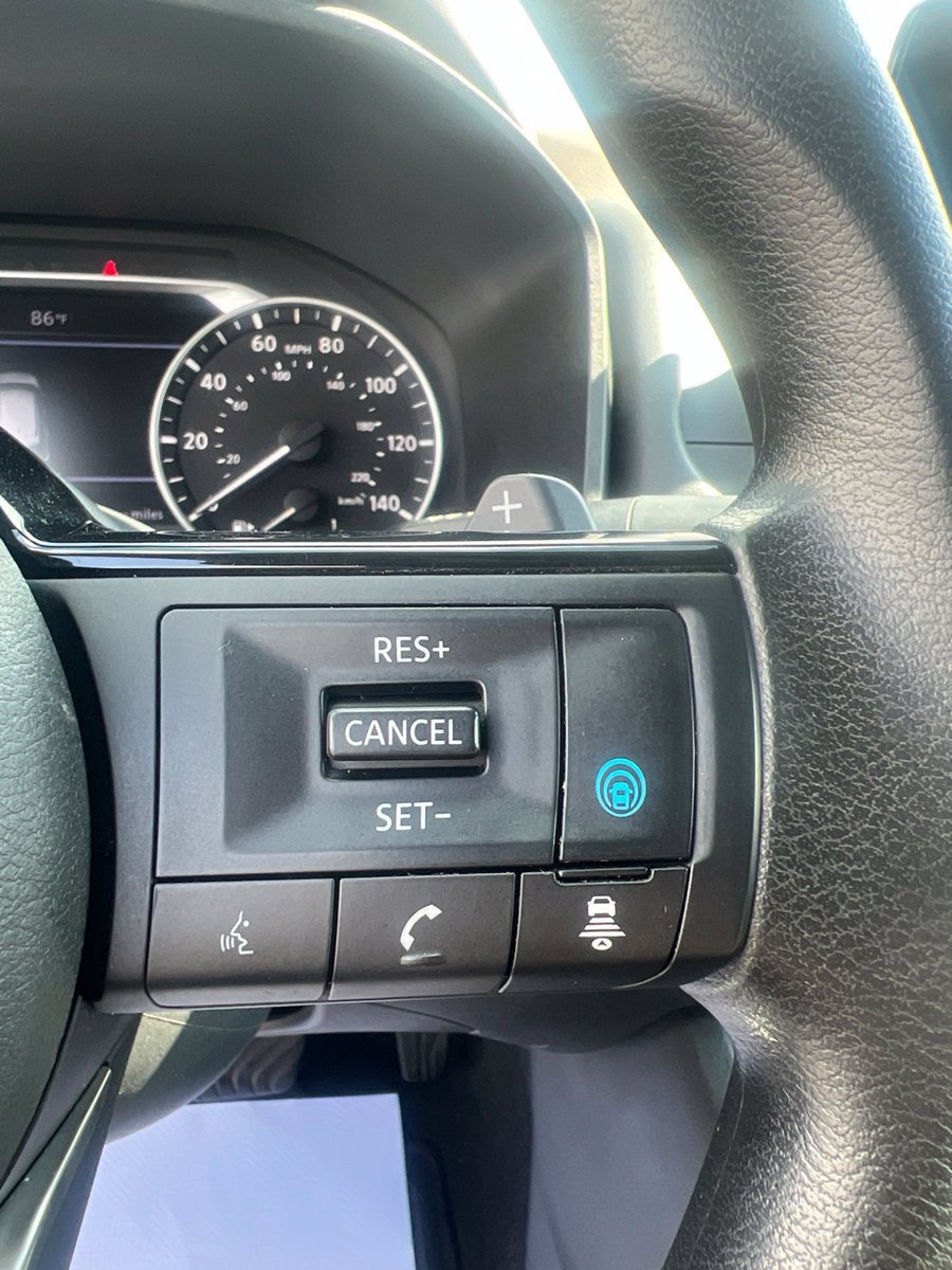 Used 2022 Nissan Rogue SV AWD/4WD image 17