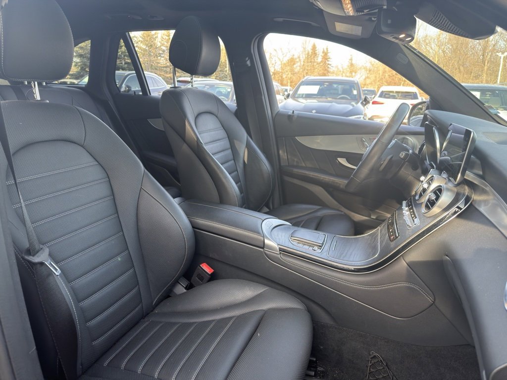 Used 2020 Mercedes-Benz GLC 300 4MATIC image 28