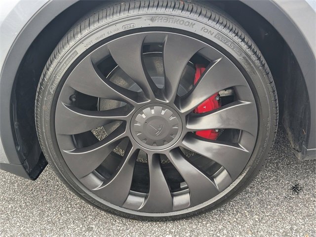 Used 2025 Tesla Model Y Performance image 11