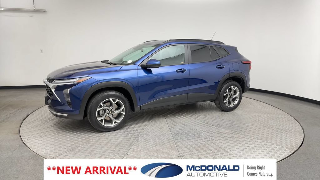 Used 2024 Chevrolet Trax LT w/ Driver Confidence Package FWD image 6