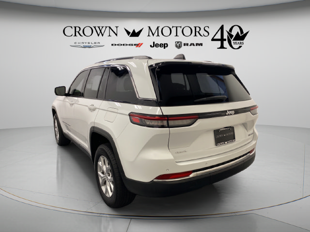 Used 2023 Jeep Grand Cherokee Limited AWD/4WD image 12