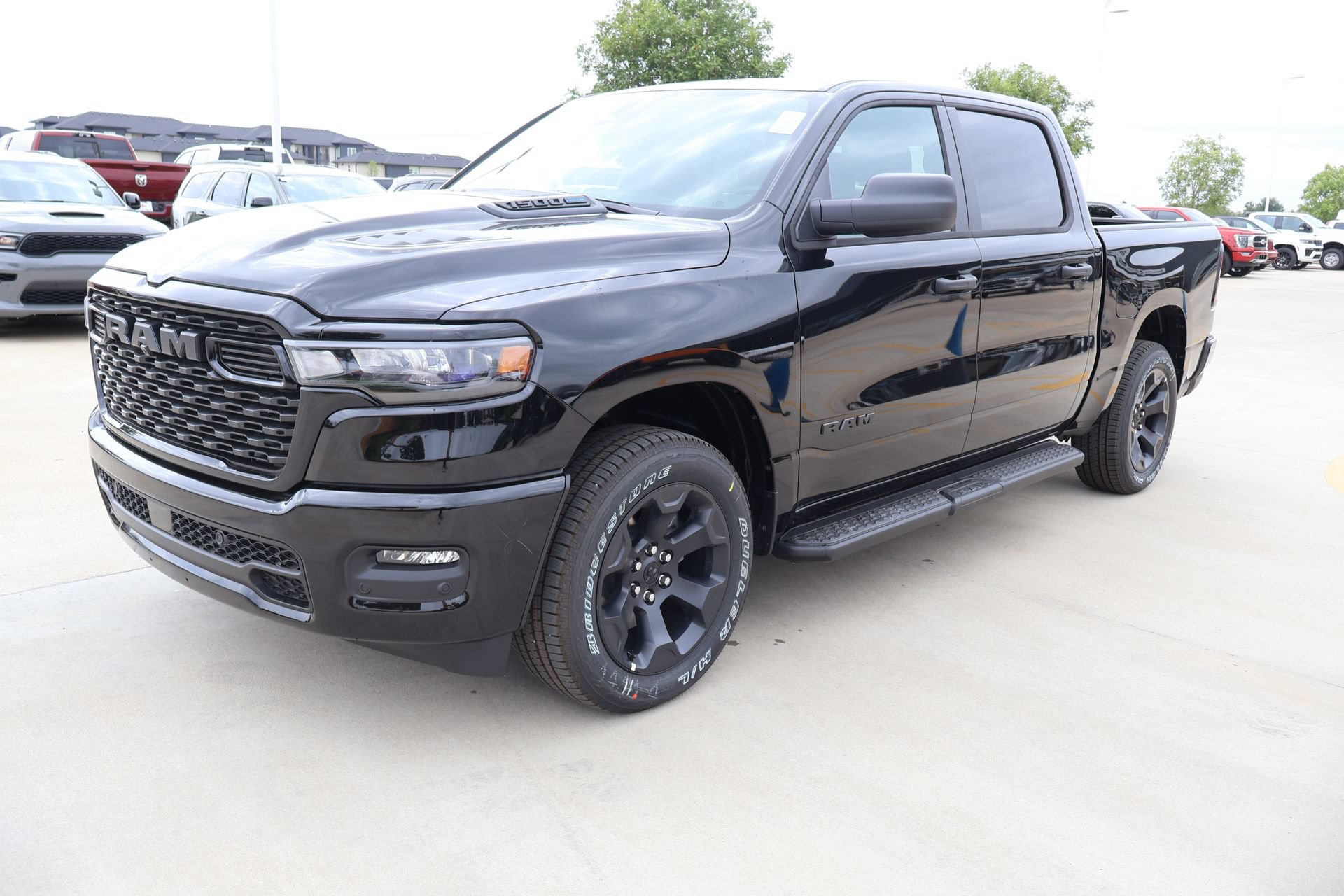 New 2026 RAM 1500 Express AWD/4WD image 9