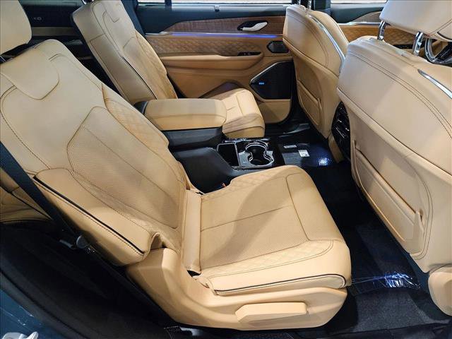 New 2026 Jeep Grand Cherokee L Summit w/ Obsidian Package image 15