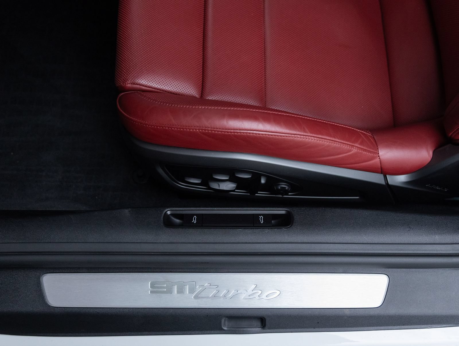Certified 2021 Porsche 911 Turbo AWD/4WD image 22