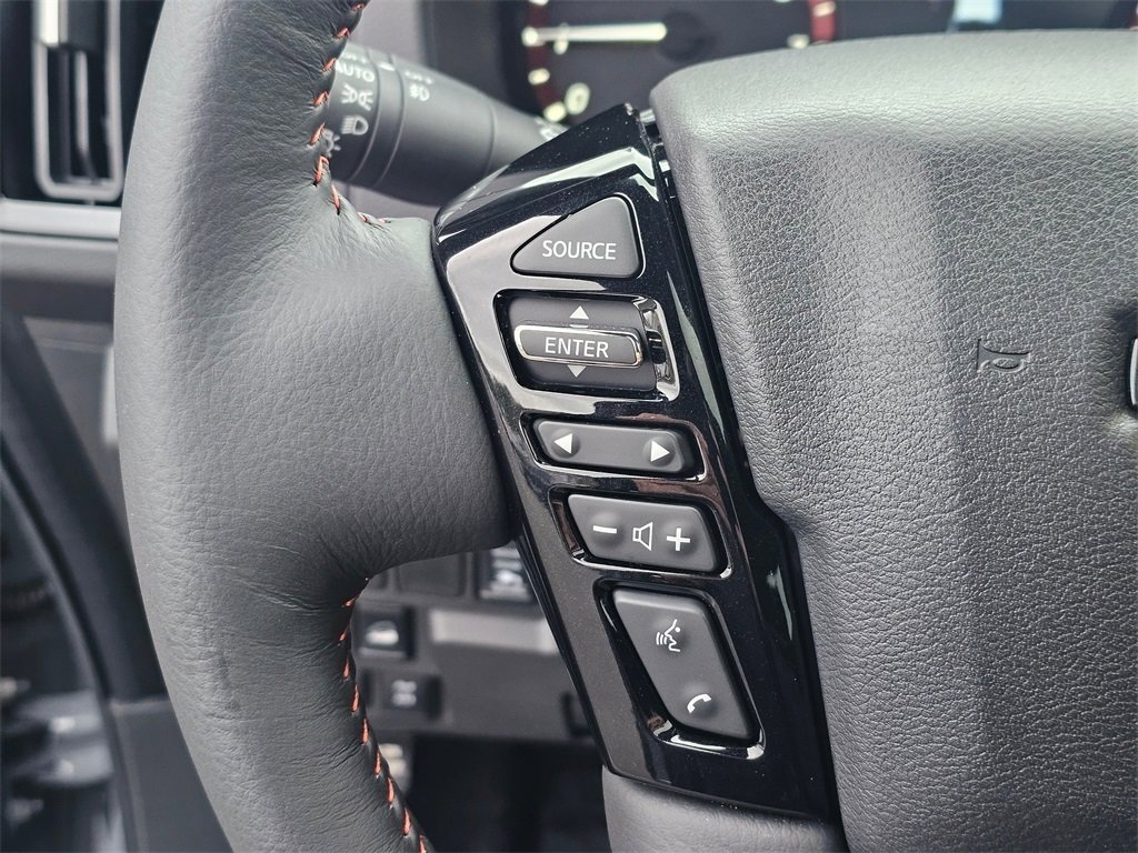 Used 2025 Nissan Frontier PRO-4X w/ Pro Premium Package image 39