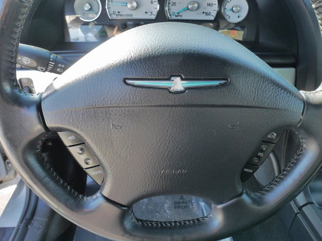 Used 2005 Ford Thunderbird image 12