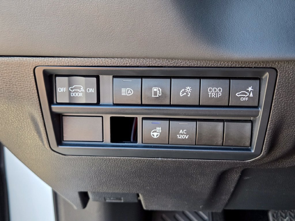 Used 2024 Toyota Sequoia Platinum AWD/4WD image 20