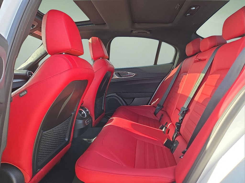 Used 2024 Alfa Romeo Giulia Veloce image 17