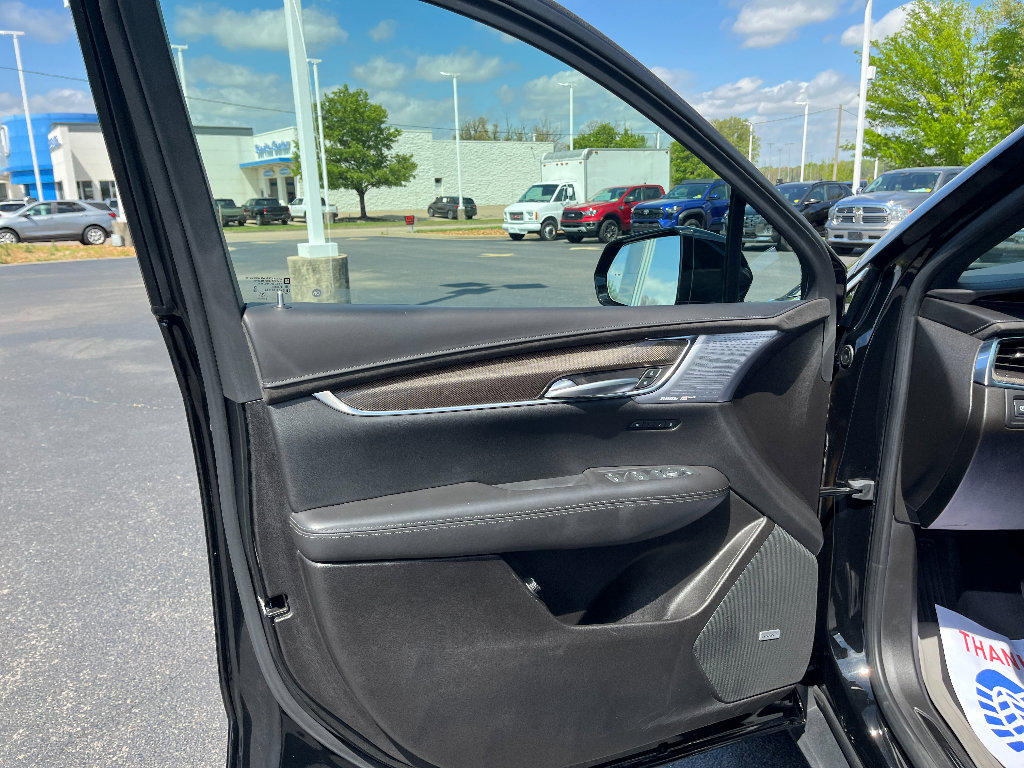 Used 2023 Cadillac XT5 Premium Luxury w/ Platinum Package AWD/4WD image 38