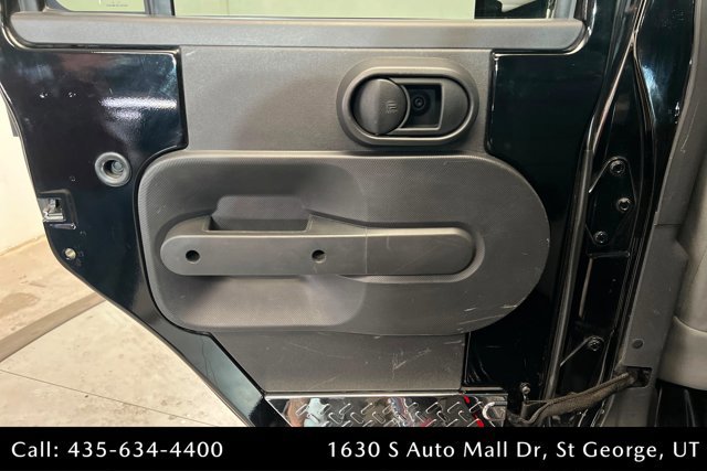 Used 2008 Jeep Wrangler Unlimited Rubicon w/ Dual Top Group AWD/4WD image 18