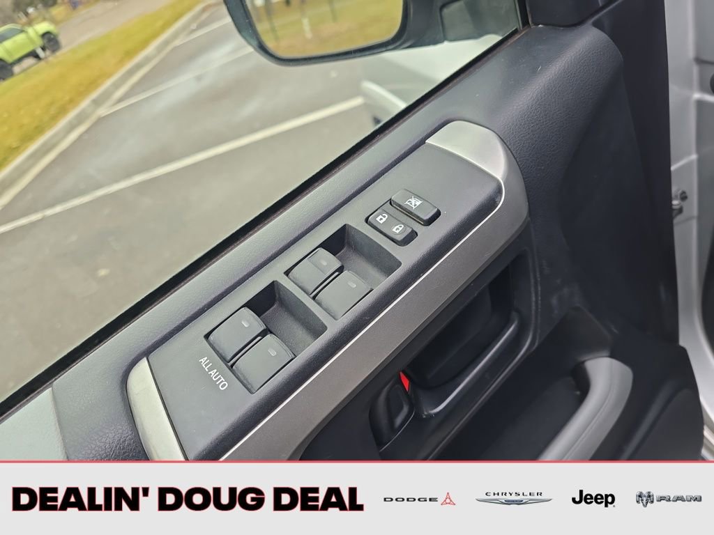 Used 2013 Toyota 4Runner SR5 image 12