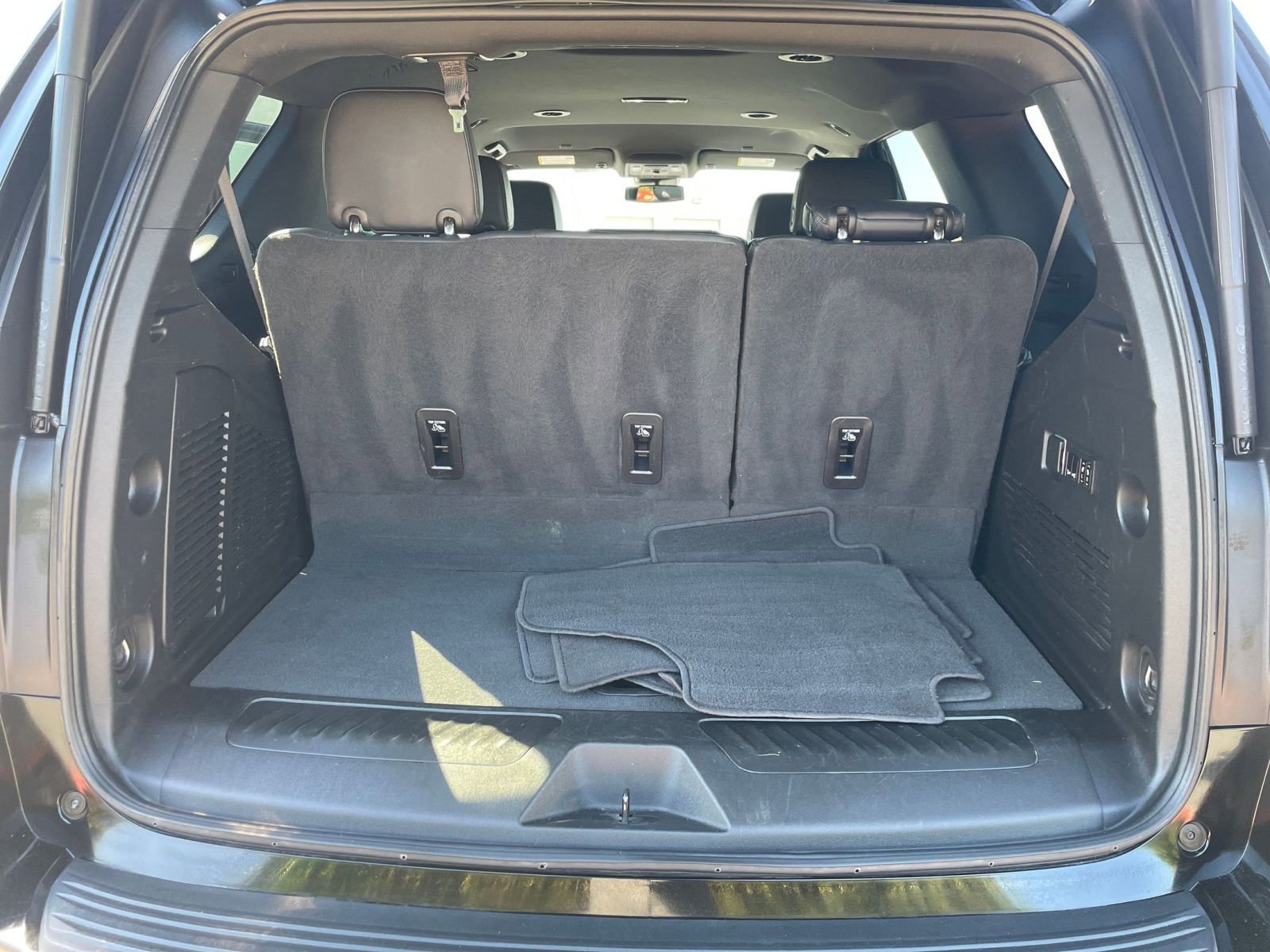 Used 2023 Chevrolet Tahoe LT w/ Luxury Package image 34