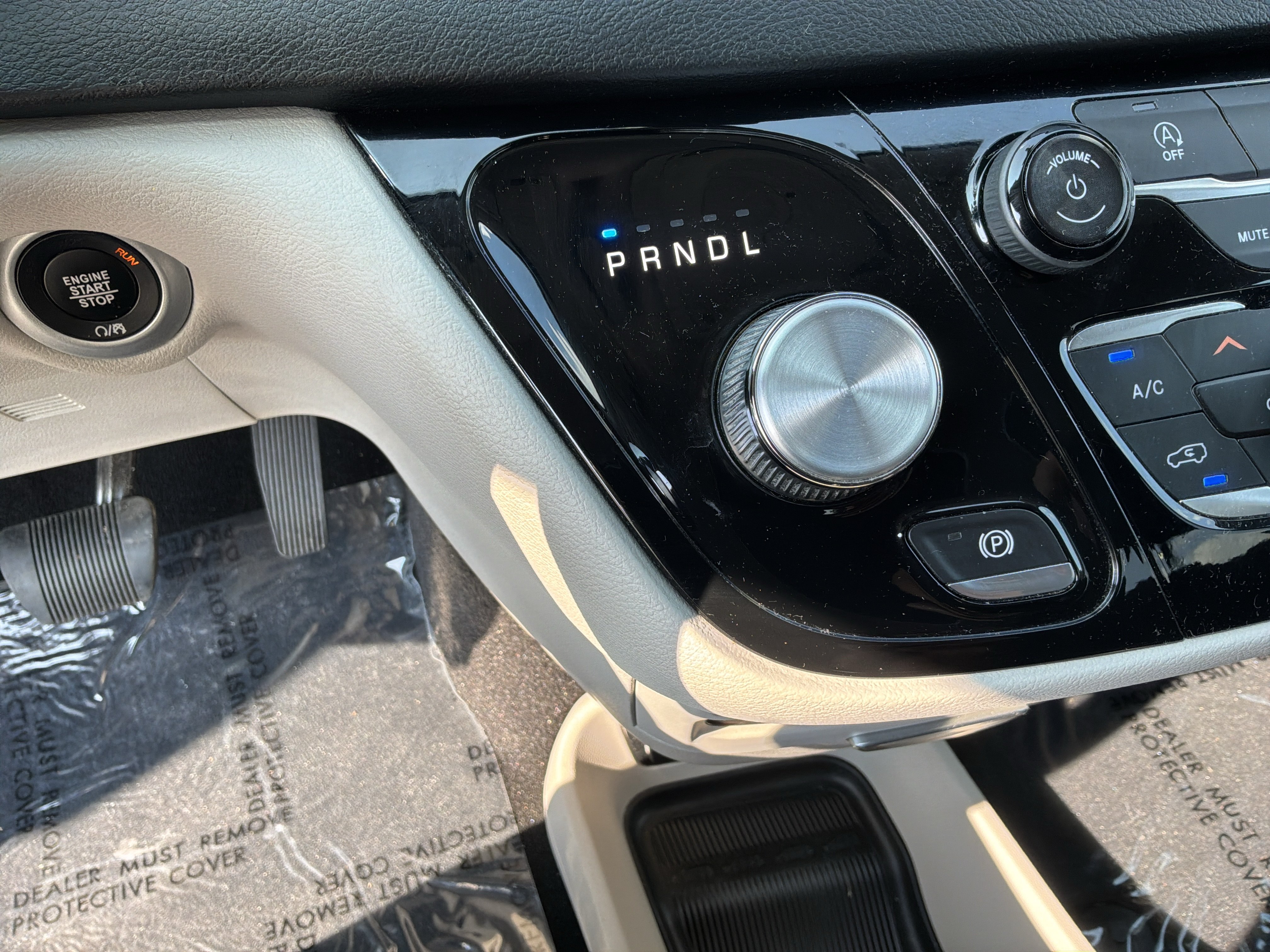 Used 2018 Chrysler Pacifica Touring Plus FWD image 26