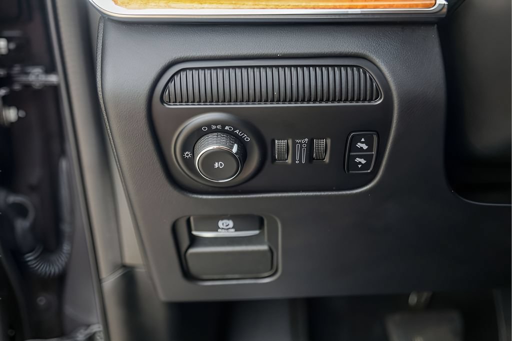 Used 2022 Jeep Grand Wagoneer Series III w/ Flexible Seating Group AWD/4WD image 18