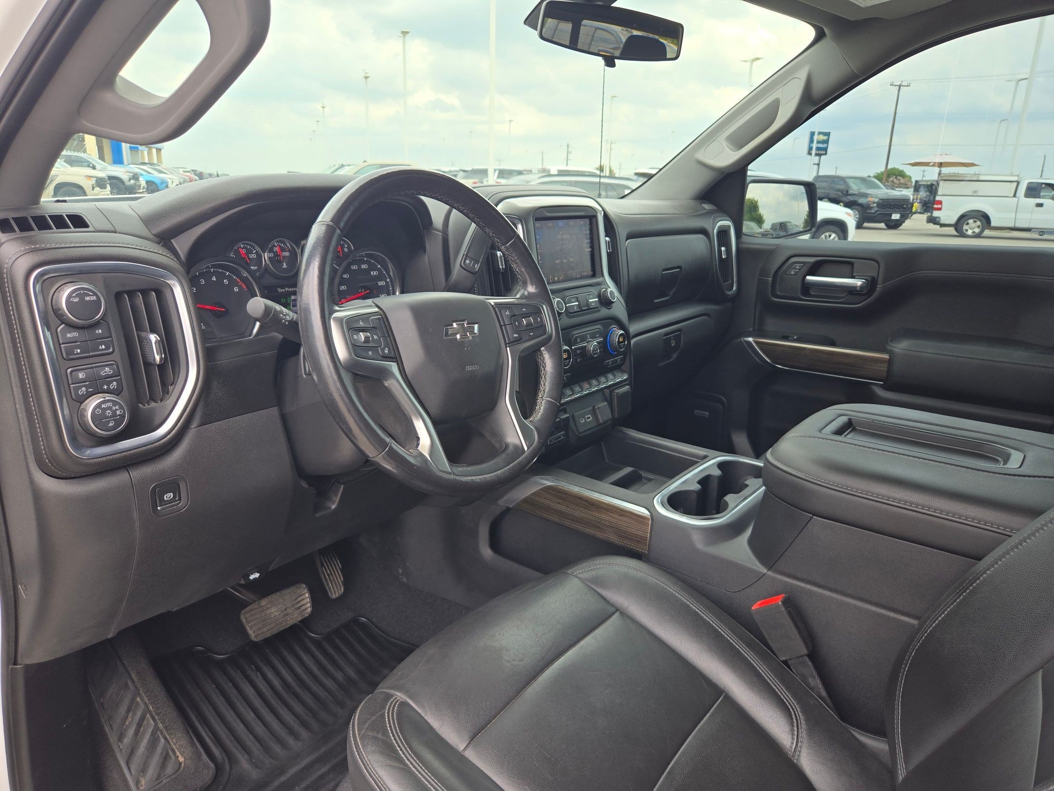 Certified 2020 Chevrolet Silverado 1500 RST w/ Texas Edition AWD/4WD image 11