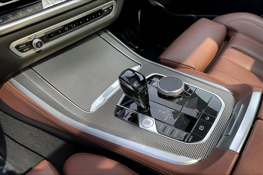 Used 2021 BMW X5 xDrive40i w/ M Sport Package image 18