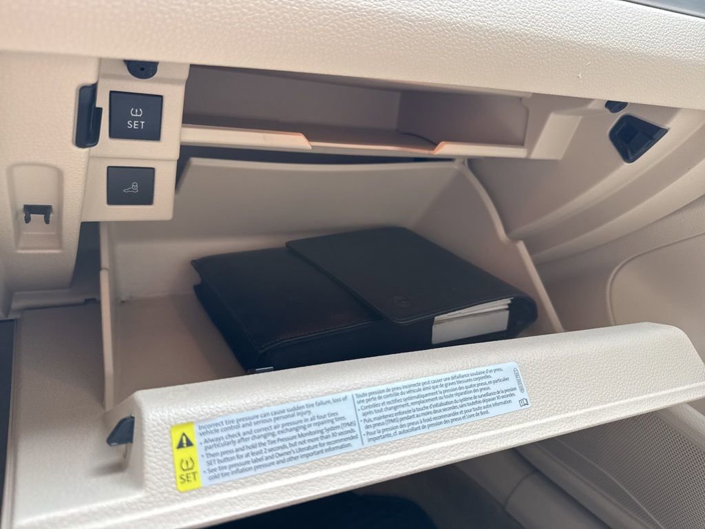 Used 2013 Volkswagen Passat TDI SE image 33