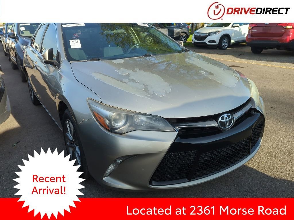 Used 2017 Toyota Camry SE w/ Moonroof Package FWD image 1