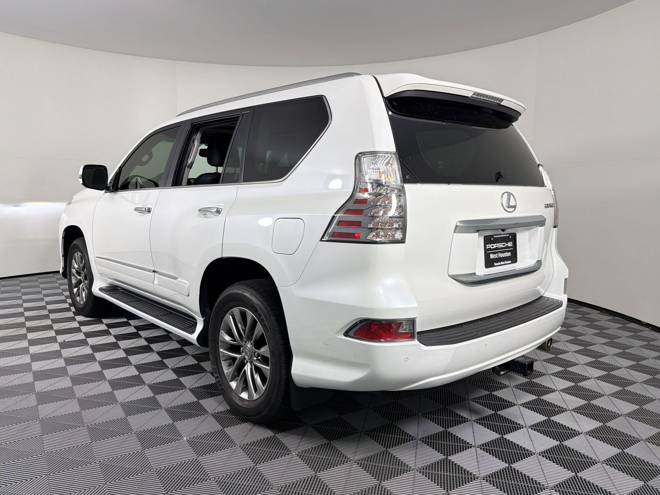 Used 2019 Lexus GX 460 Luxury AWD/4WD image 3