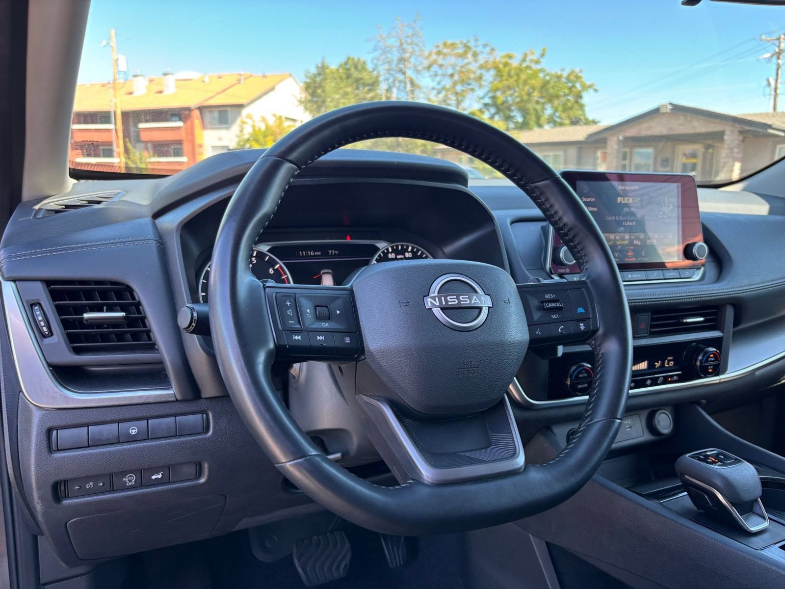 Used 2025 Nissan Rogue SV AWD/4WD image 35