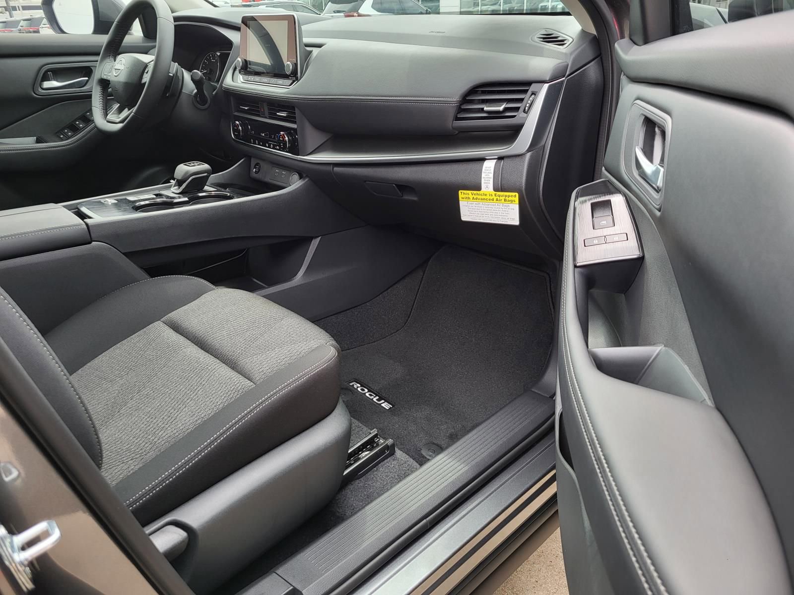 New 2026 Nissan Rogue SV image 10