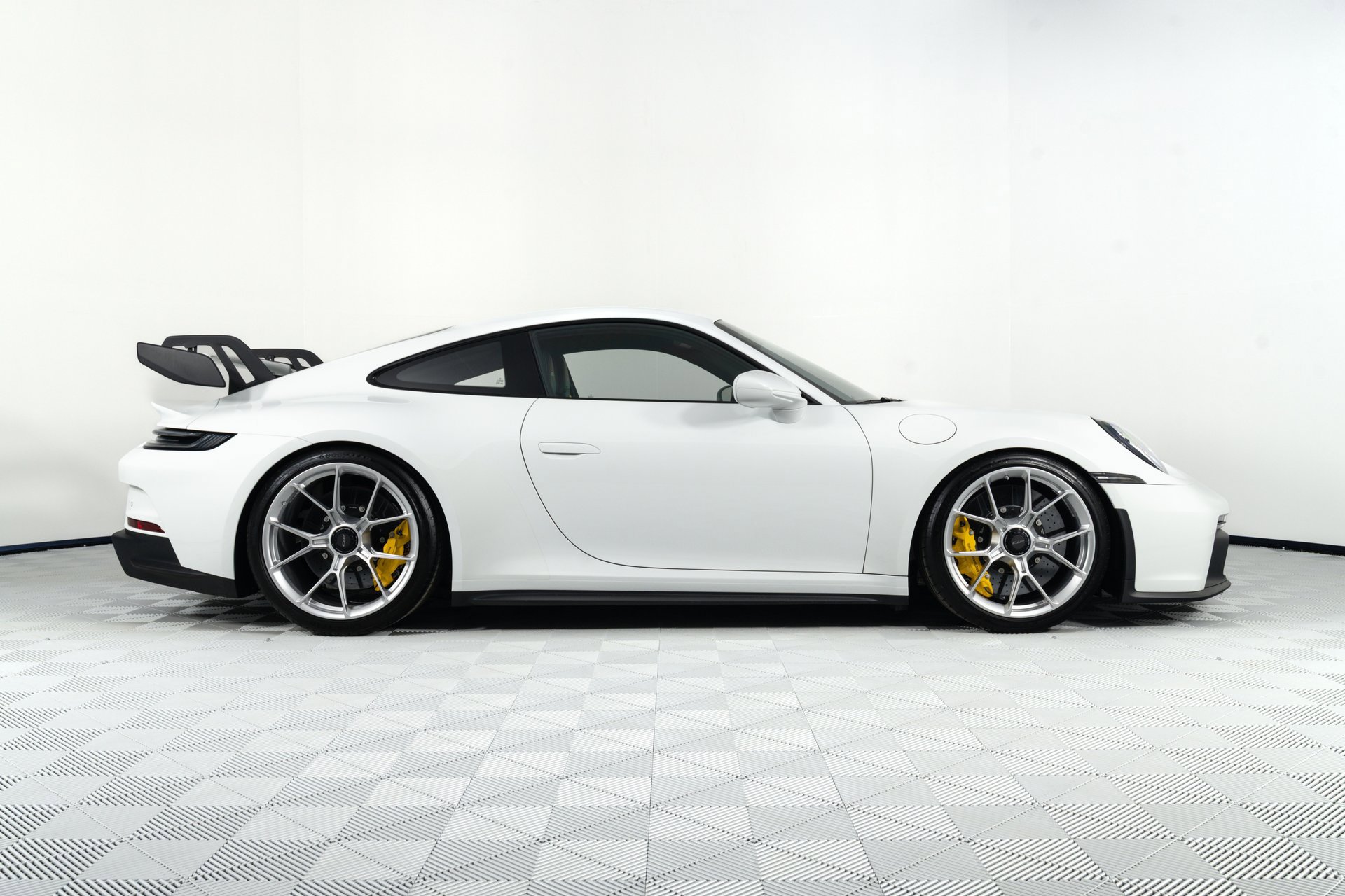 Used 2024 Porsche 911 GT3 RWD image 8
