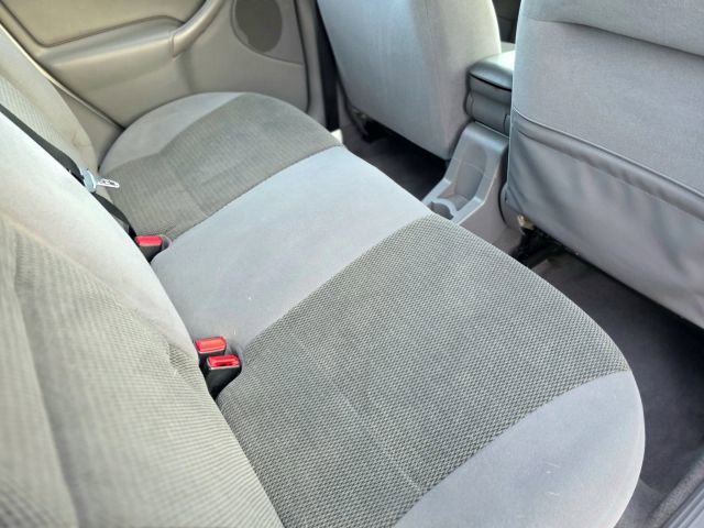 Used 2004 Ford Focus SE image 31