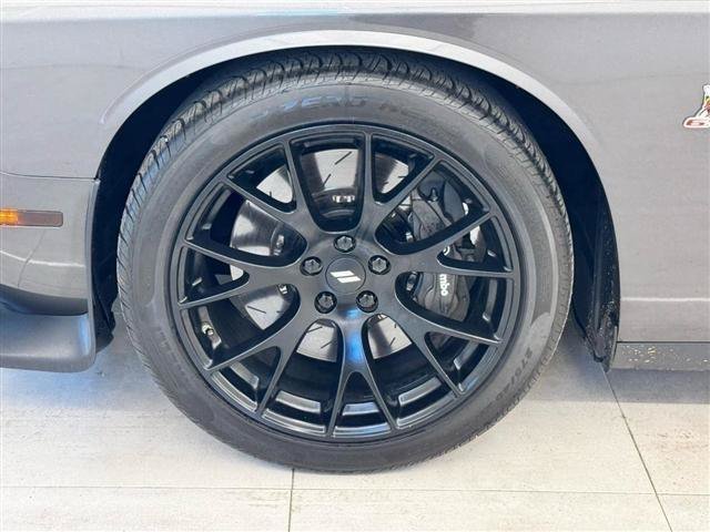 Used 2018 Dodge Challenger R/T Scat Pack w/ Dynamics Package RWD image 39