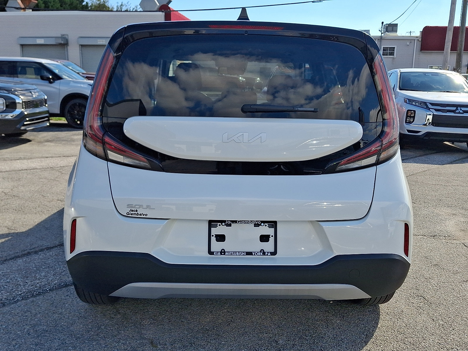 Certified 2025 Kia Soul LX w/ LX Technology Package FWD image 5