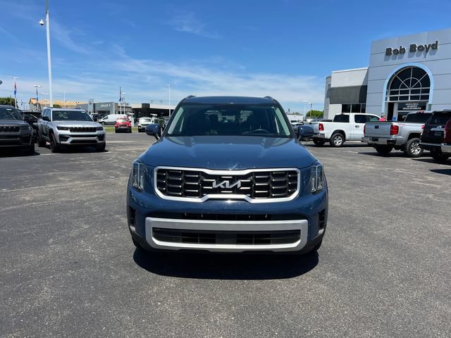 Used 2024 Kia Telluride S w/ S Sunroof Package FWD image 2