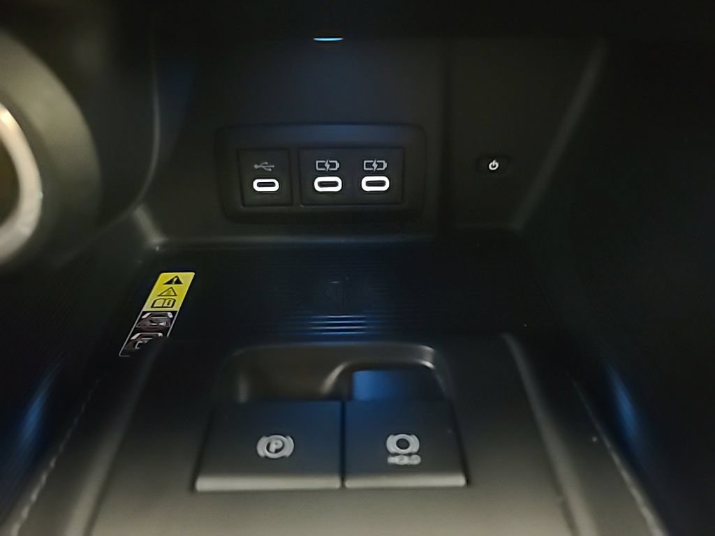 Used 2024 Toyota Venza Nightshade AWD/4WD image 37