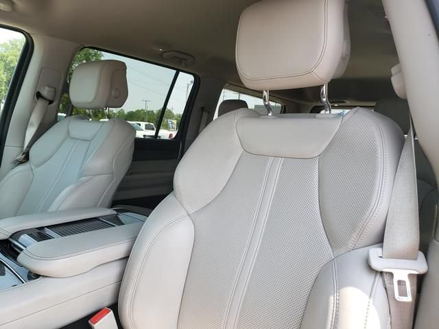 Used 2022 Jeep Wagoneer Series II AWD/4WD image 23