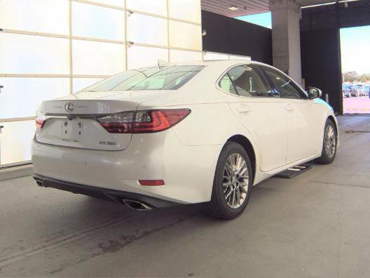 Used 2018 Lexus ES 350 w/ Premier Package image 2