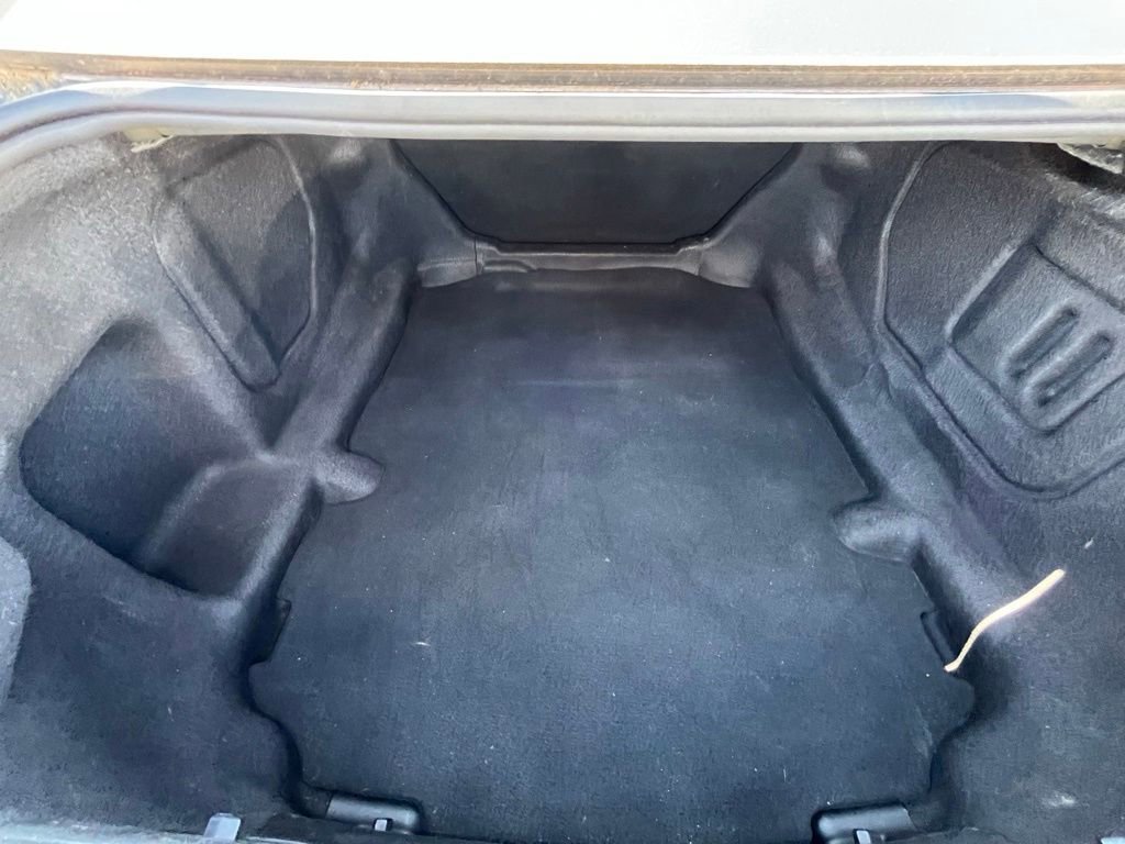 Used 2018 Chevrolet Camaro LS RWD image 17