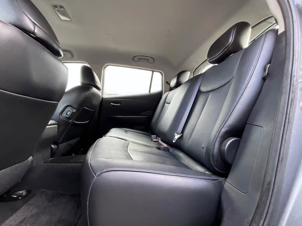 Used 2015 Nissan Leaf SL image 12