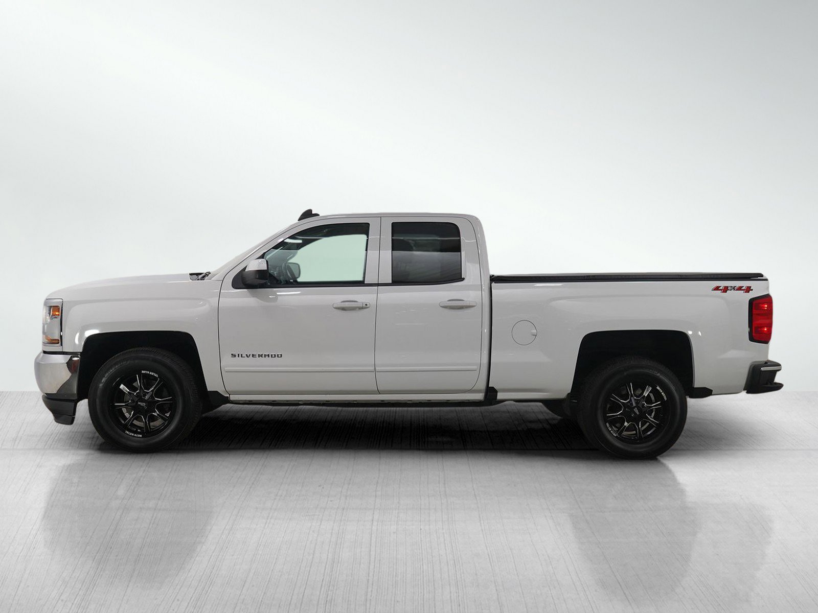 Used 2019 Chevrolet Silverado 1500 LT image 2