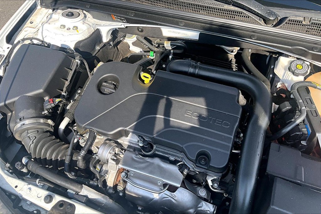 Used 2023 Chevrolet Malibu LT FWD image 30