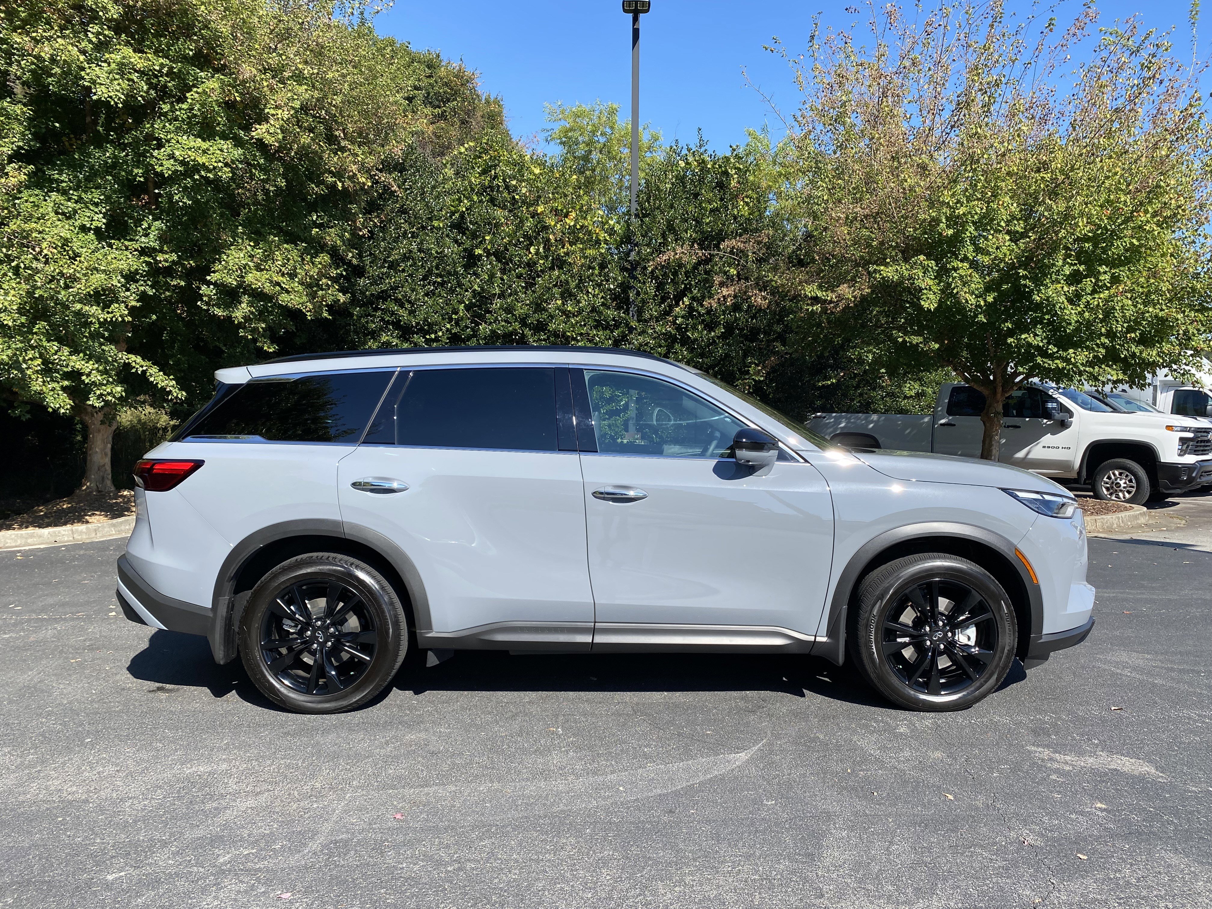Used 2025 INFINITI QX60 Luxe w/ Black Edition image 10