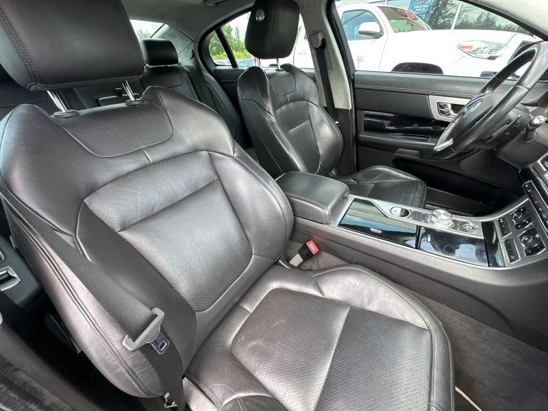 Used 2013 Jaguar XF 3.0 AWD/4WD image 17