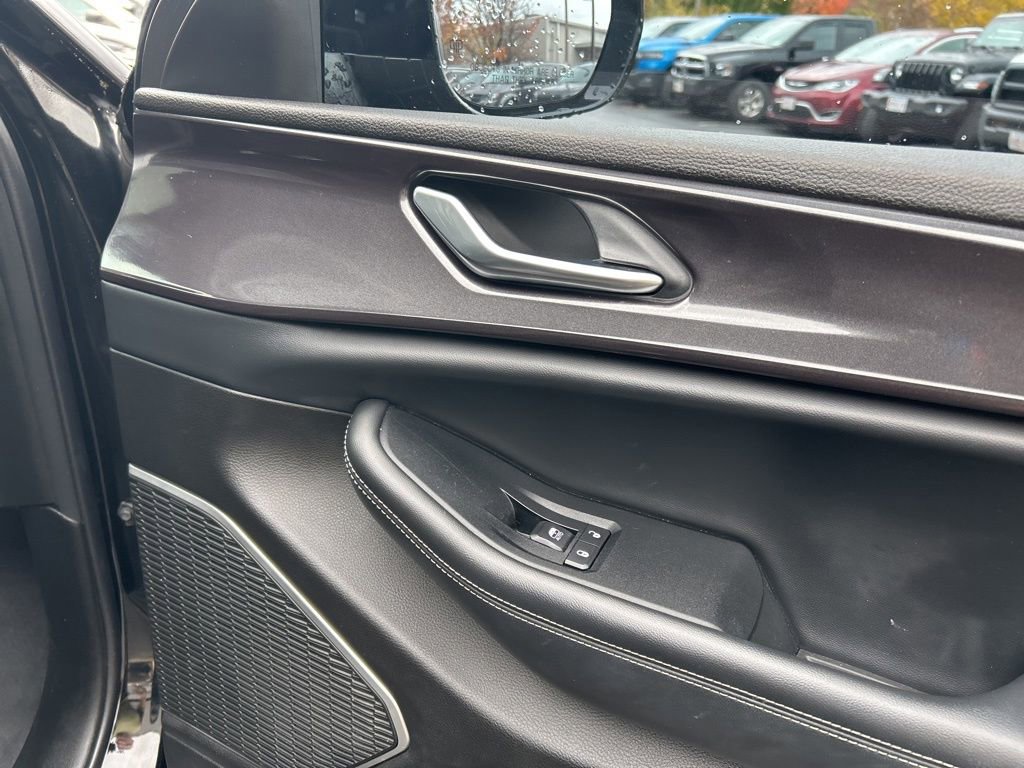 Used 2022 Jeep Grand Cherokee Altitude image 36